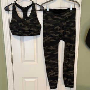 Zenana Outfitters Camo Leggings & Sports Bra - Black and Green